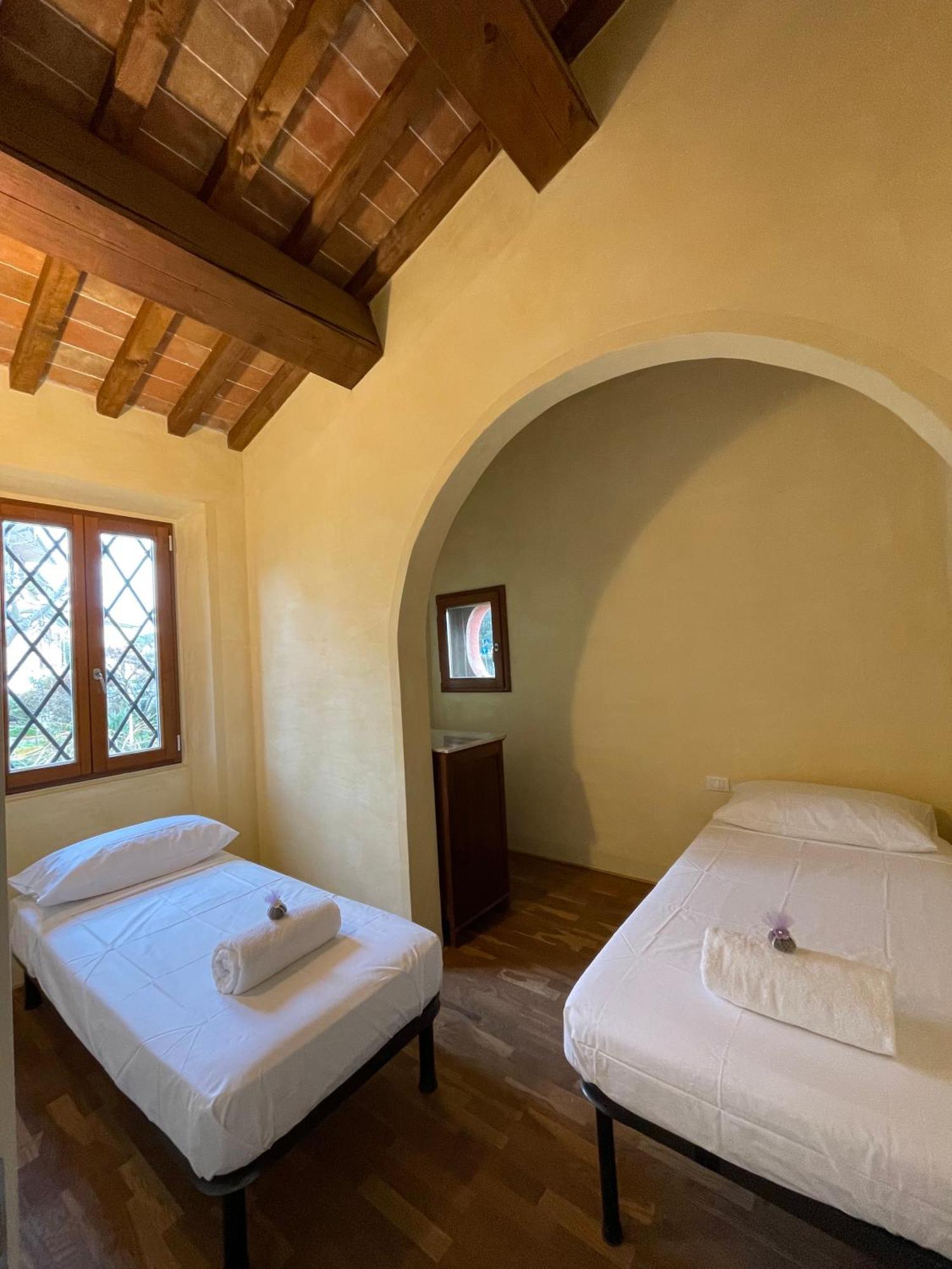 Casa Vacanze Le Due Torri ヴァダ エクステリア 写真