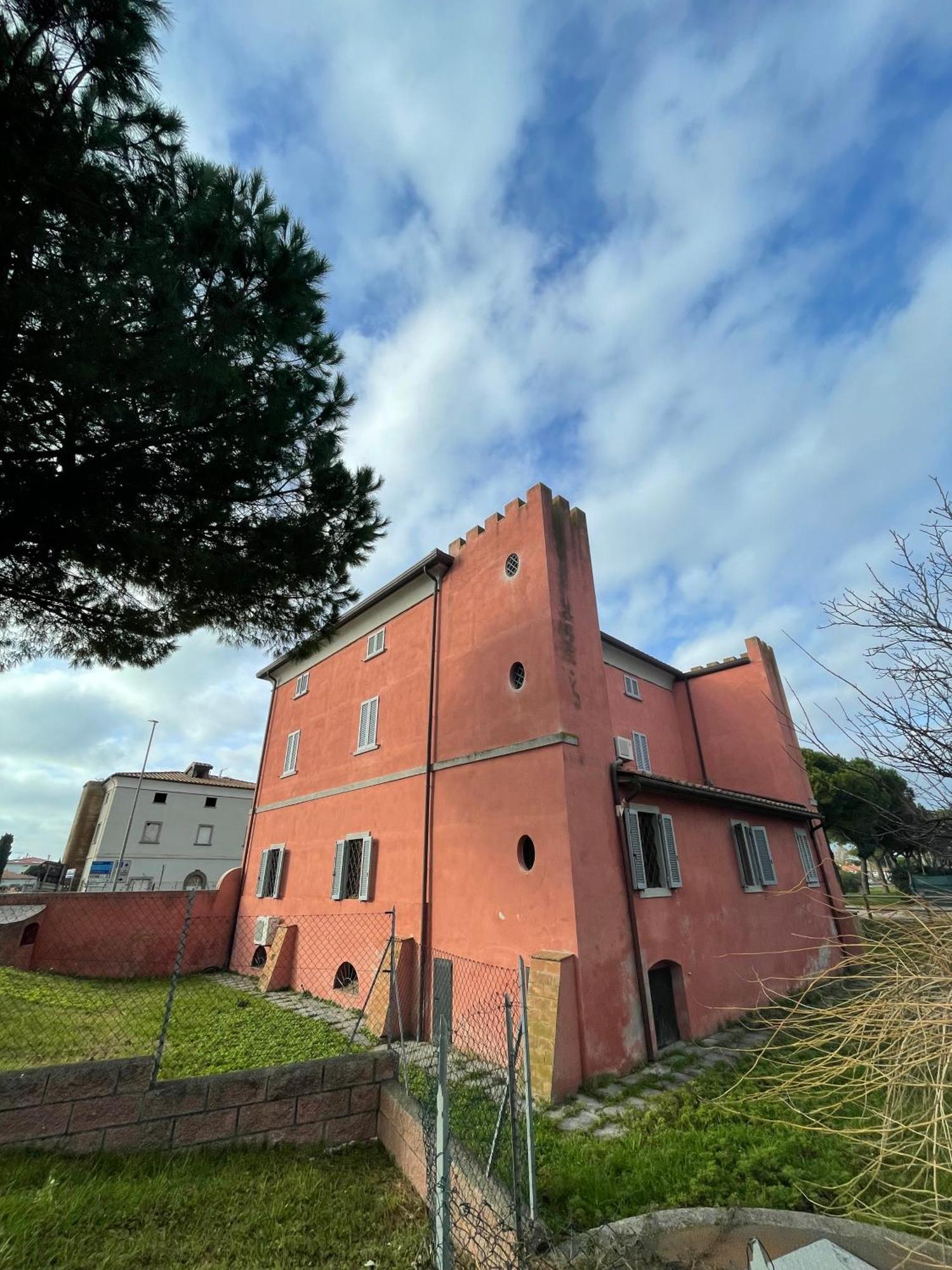 Casa Vacanze Le Due Torri ヴァダ エクステリア 写真
